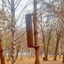 В Саракташе нашли подростков, «метавших» лавки на деревья