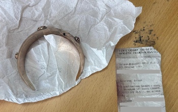 В Орске ломбард отдал за две побрякушки, приняв их за драгоценности, более 700 000 рублей