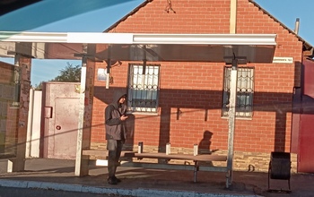 Не везёт остановке 