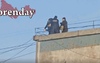 В Оренбурге полицейские сняли с крыши высотки девушку-подростка