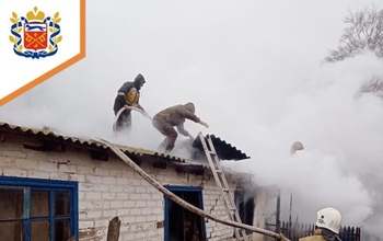 В Переволоцком районе пожарные спасли пожилого мужчину из горящего дома