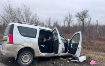 Смертельное ДТП: в Беляевском районе автомобиль Lada Largus лоб в лоб столкнулся с большегрузом (18+)