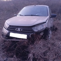 В Бугурусланском районе женщина на скорости опрокинула ВАЗ в кювет