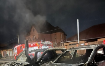 В Оренбургском районе сгорели два автомобиля