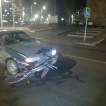 Автомобилист на оживленном перекрестке в Оренбурге не пропустил на зебре пешехода