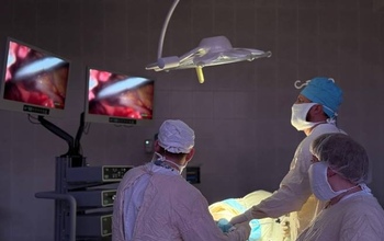 В Орске пьяный мужчина выпал из окна (18+)