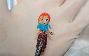 В Оренбурге врачи показали предметы, извлеченные из половых путей девочек 3-7 лет (18+)