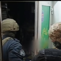 ОМОН в Оренбурге штурмовал магазин для освобождения сотрудников Роспотребнадзора