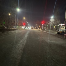 В Бузулуке на тротуаре под колеса Opel Astra попала 17-летняя девушка