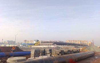 Рабочие на стройке развязки на улице Гаранькина в Оренбурге жалуются на условия труда и задержки выплат