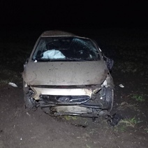 В Бузулукском районе Hyundai Solaris слетел в кювет, водитель получил серьезные травмы