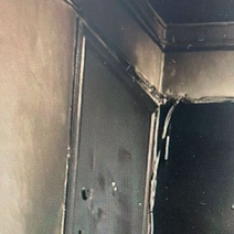 В Орске подросток и его приятель выслушали приговор за заказной поджог двери