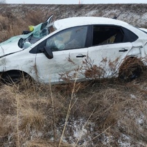 В Беляевском районе автомобиль Volkswagen Polo съехал в кювет