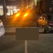 В Оренбурге водитель протаранил пешехода, авто и многоквартирный дом 