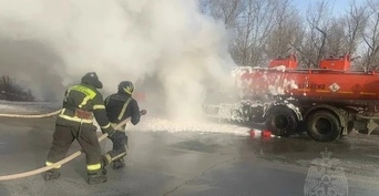 В Орске при тушении бензовоза пострадал мужчина
