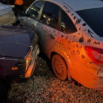 В Оренбуржье мужчина угнал автомобиль и разбил его, попав в ДТП