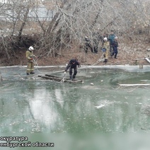 Следователи по факту гибели детей на реке Тирис в Абдулино возбудили уголовное дело (18+)