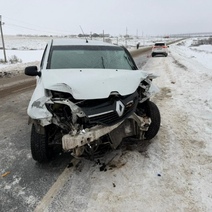 В Шарлыкском районе дорогу не поделили три автомобиля, пострадали трое детей и двое взрослых