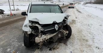 В Шарлыкском районе дорогу не поделили три автомобиля, пострадали трое детей и двое взрослых