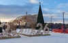 Ледовые горки, елка и фотозоны: новогодний городок в Оренбурге открыт
