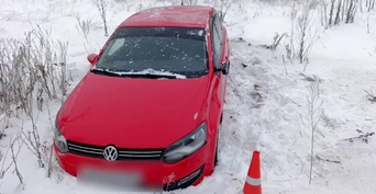 Под Кувандыком пенсионер за рулем Volkswagen Polo слетел в кювет