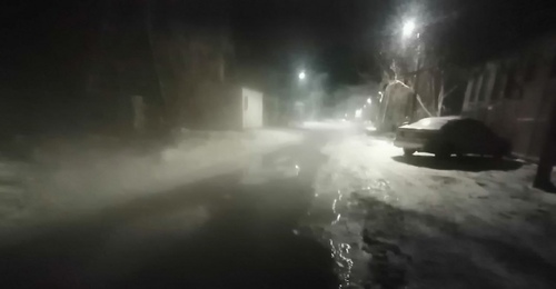 В Орске на месте утечки воды в Старом городе током убило собаку