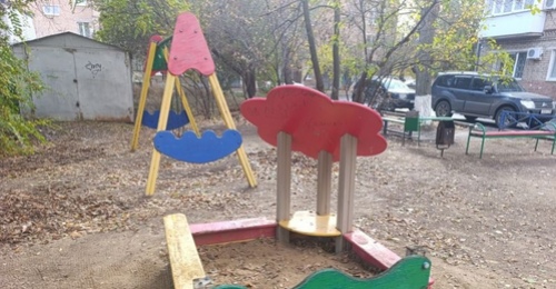 В Грачевском районе на детской площадке пострадал ребенок