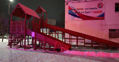 В Кувандыке деревянная горка для детей к Новому году обошлась бюджету в 713 000 рублей