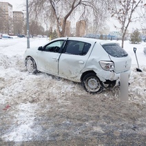 В Оренбурге пенсионер за рулем Renault Sandero не уступил дорогу Hyundai Accent