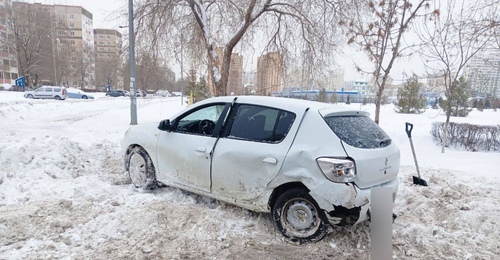 В Оренбурге пенсионер за рулем Renault Sandero не уступил дорогу Hyundai Accent