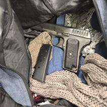 Пенсионер вез в Орск пассажира с пистолетом, наркотиками и изумрудами