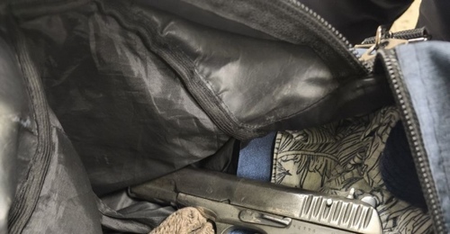 Пенсионер вез в Орск пассажира с пистолетом, наркотиками и изумрудами