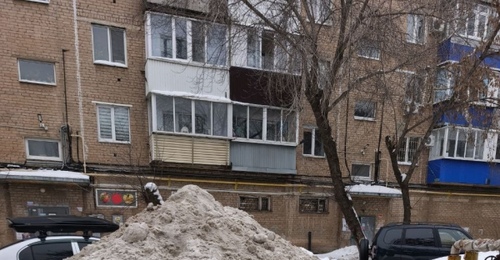 Оренбуржцев просят не складировать снег на теплотрассах при уборке