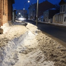 Оренбуржцы жалуются на нерасчищенный снег, колеи и кашу на дорогах 