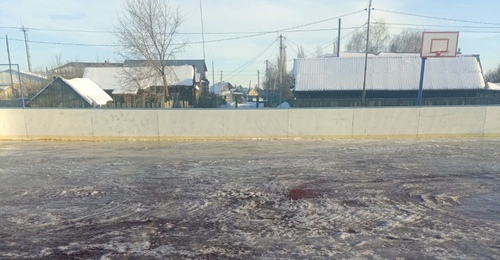 Невидимый лёд: жители поселка Колтубановский просят, наконец, залить каток