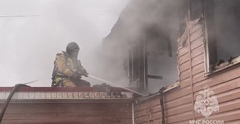 В Оренбургском районе на площади 80 квадратов горела пристройка к дому