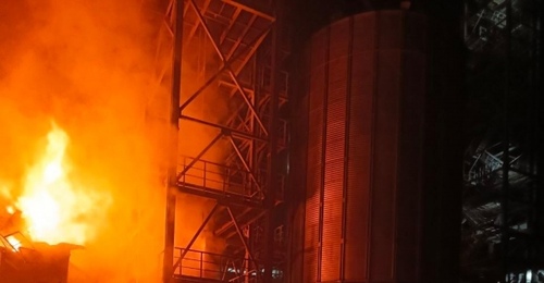 В Бузулуке ночью полыхал новый маслозавод