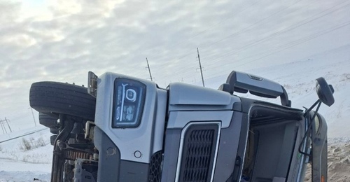 Под Гаем в ДТП погиб водитель большегруза (18+)