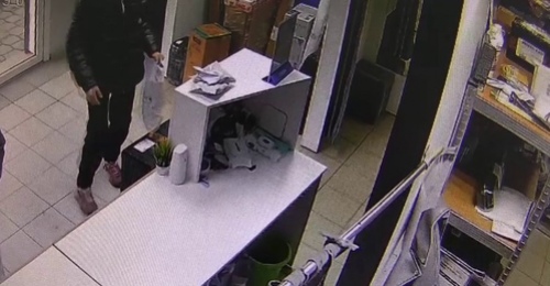 В Бугуруслане подростки обворовали пункты выдачи маркетплейсов