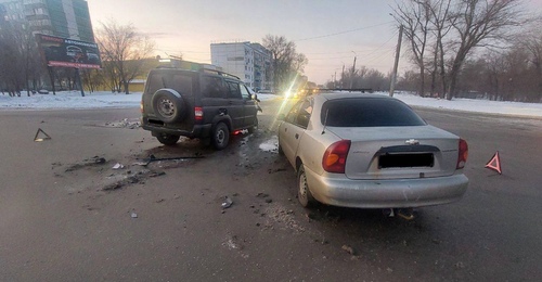 В Оренбурге на перекрестке произошло столкновение автомобилей «УАЗ Патриот» и Chevrolet