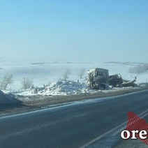 На трассе М-5 «Урал» в Переволоцком районе до сих пор тлеют сгоревшие фуры
