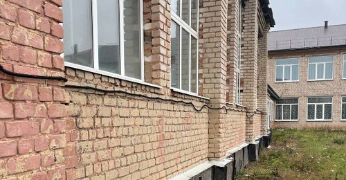 В Плешаново прокуратура требует капитально отремонтировать школу