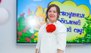 Героиня сегодняшнего дня - оренбурженка Лия Галеева - поменяла профессию ради того, чтобы работать воспитателем