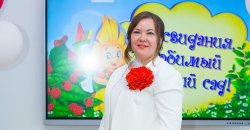 Героиня сегодняшнего дня - оренбурженка Лия Галеева - поменяла профессию ради того, чтобы работать воспитателем