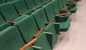 В Домбаровском Доме культуры починили 67 кресел, которые во время детского мероприятия сломали юные вандалы