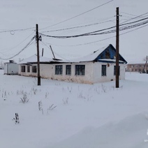 В Новосергиевском районе под гнетом снега рухнула крыша на здании почты