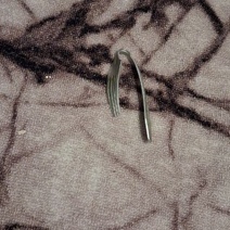 В Оренбуржье мужчина кидался на супругу с ножом и вилкой и пытался задушить