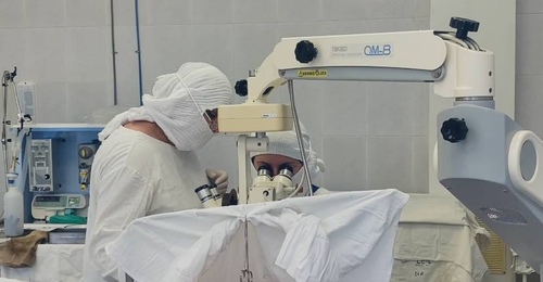 В Орске ребенок с химическим ожогом глаз после уксуса находится под контролем заведующей отделением офтальмологии