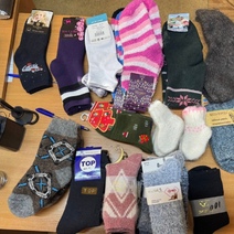 Холодно, однако: в Оренбурге мужчина украл носков на 101 000 рублей