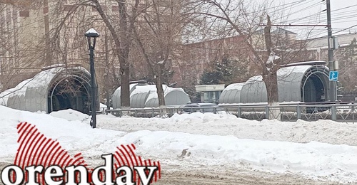 По «петроглифам» в подземном переходе возле ОГУ можно изучать путь становления оренбуржцев